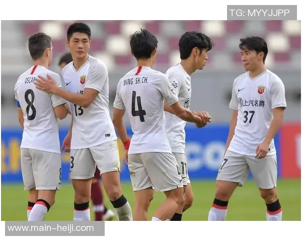 上港足球队奋勇争先力争佳绩展现中国足球新风貌